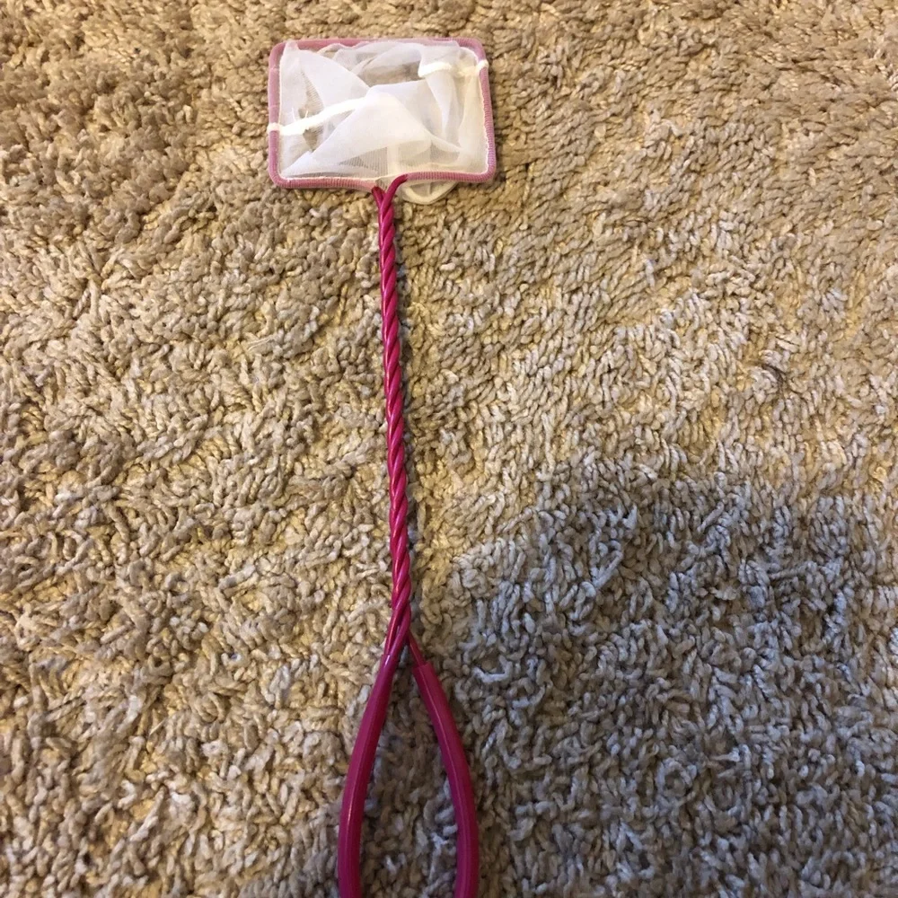 Pink Fish Net Scoop